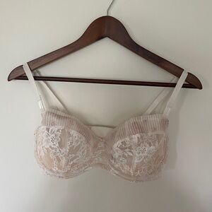 Victoria’s Secret 32DDD Lace Bra – Glitter Trim, Ruffled Top, Unlined, Underwire